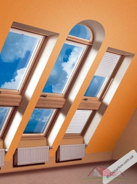 Мансардне поворотне вікно FAKRO FTS-V U2