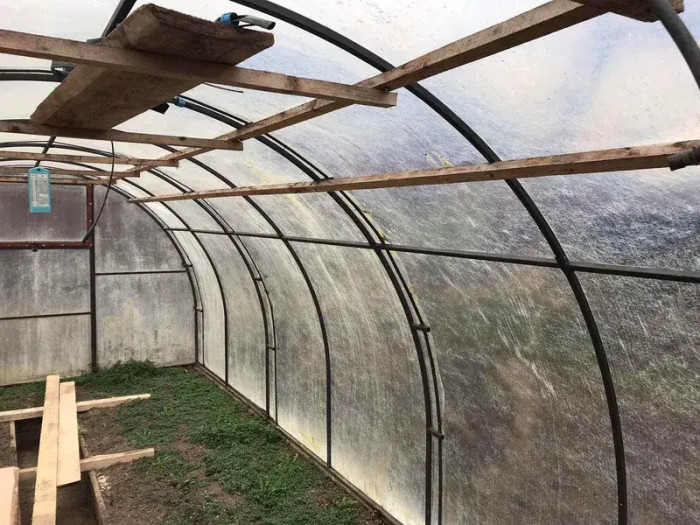 Плаский армований рулонний лист бронза 