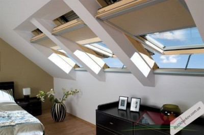 Мансардне супер енергозберігаюче поворотне вікно FAKRO FTZ-V U4