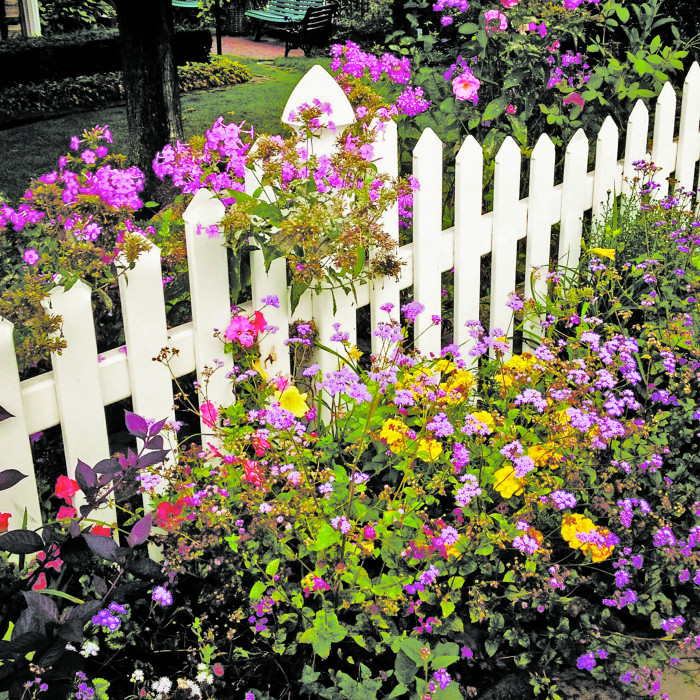 Alta Profil PVC fence