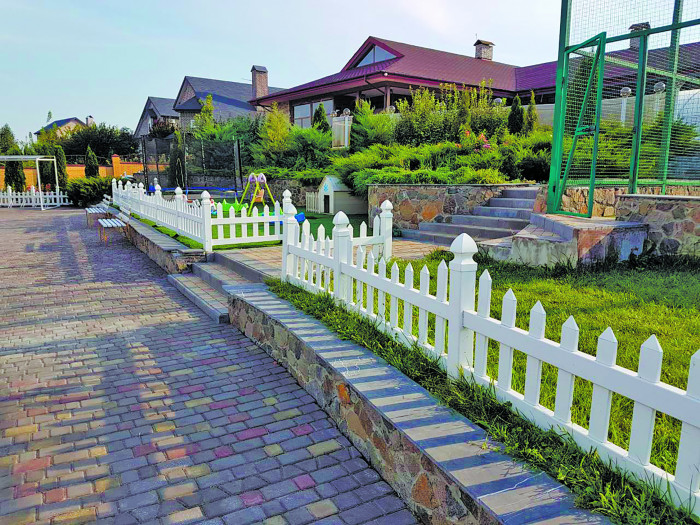 Alta Profil PVC fence