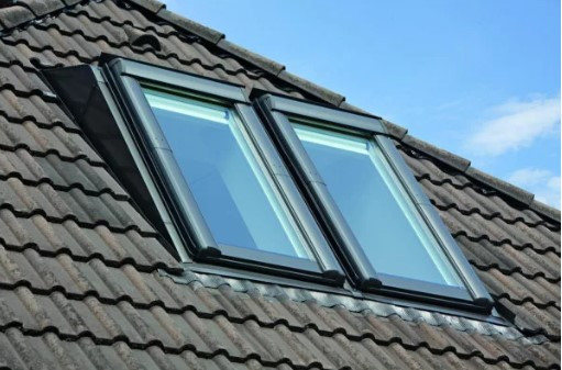 Оклад FAKRO EZA для збільшення кута нахилу вікна відносно покрівлі на 10°