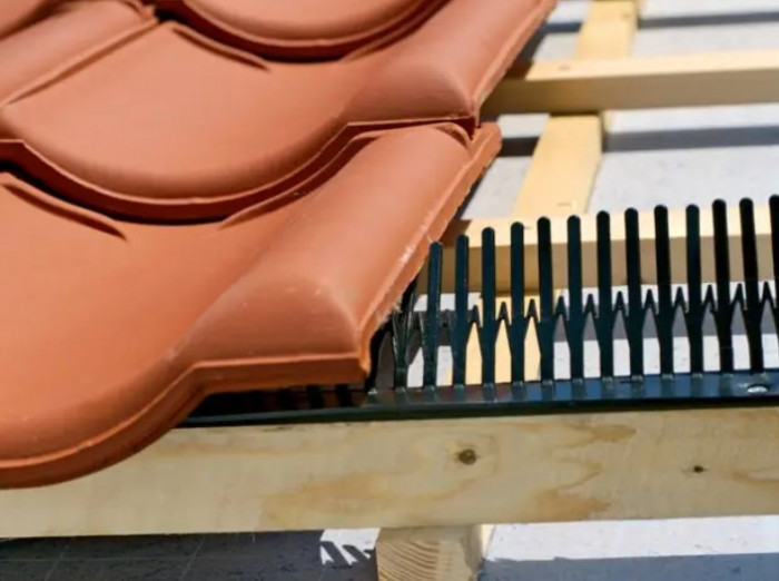 Гребінь звісу ПВХ в штуках 