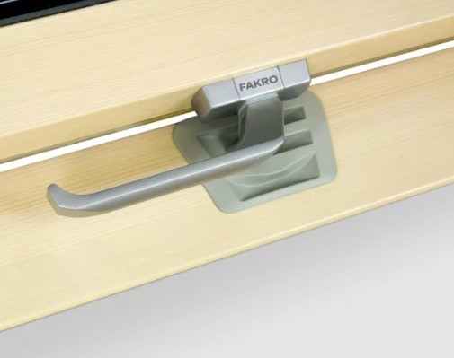 ВІДКИДНО-ОБОРОТНІ ВІКНА FAKRO FPP-V U3 PreSelect MAX