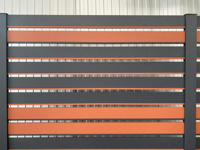 Паркан РАНЧО №3 готова секція